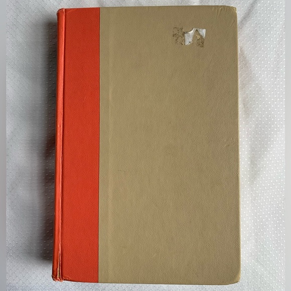 ✨SOLD✨ 1952 “Sewing Made Easy by Mary Lynch” Hardcover Book - Picture 2 of 6